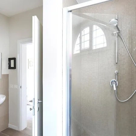 Brand New Train Station Apartment Florence