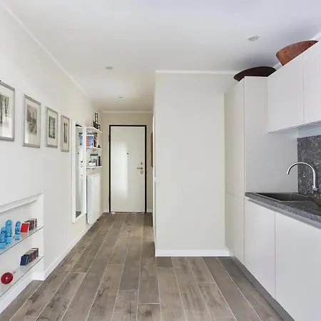 Brand New Train Station Apartment Florence