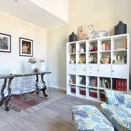 Brand New Train Station Apartment Florence