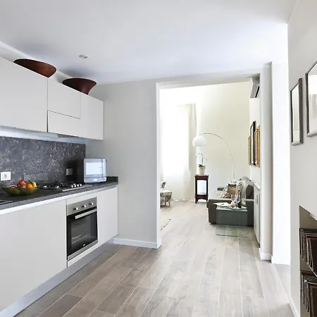 Brand New Train Station Apartment *